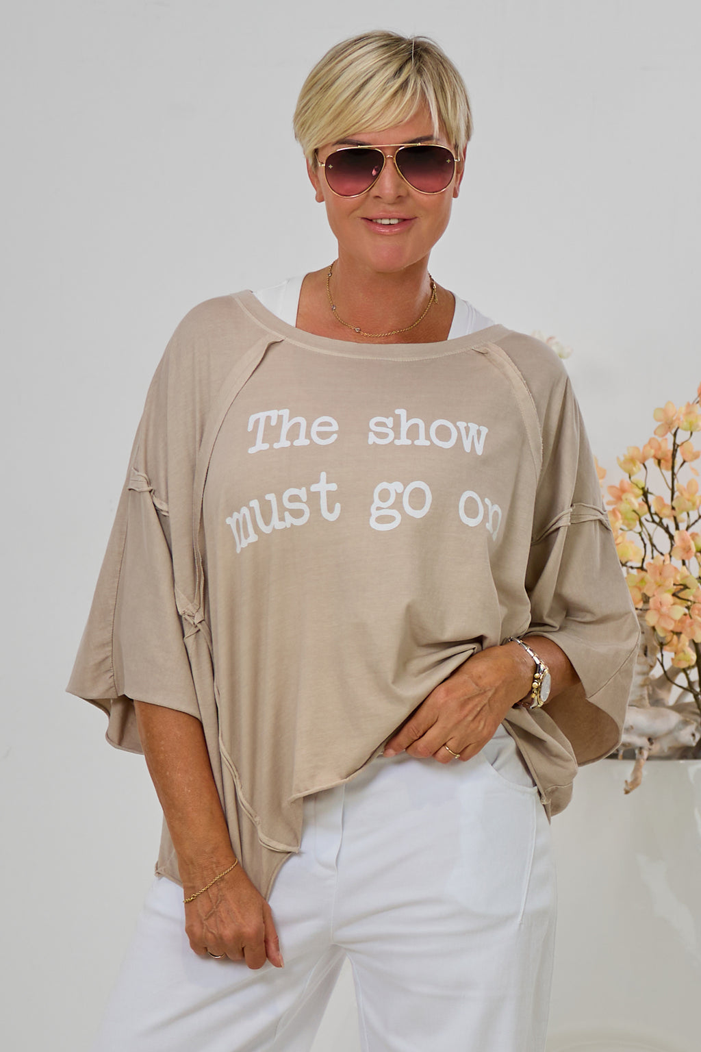 Shirt "the show must go on", beige