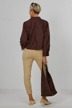 Kurze Bluse mit Rüschenbesatz, schokobraun