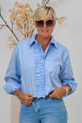 Kurze Bluse mit Rüschenbesatz, hellblau