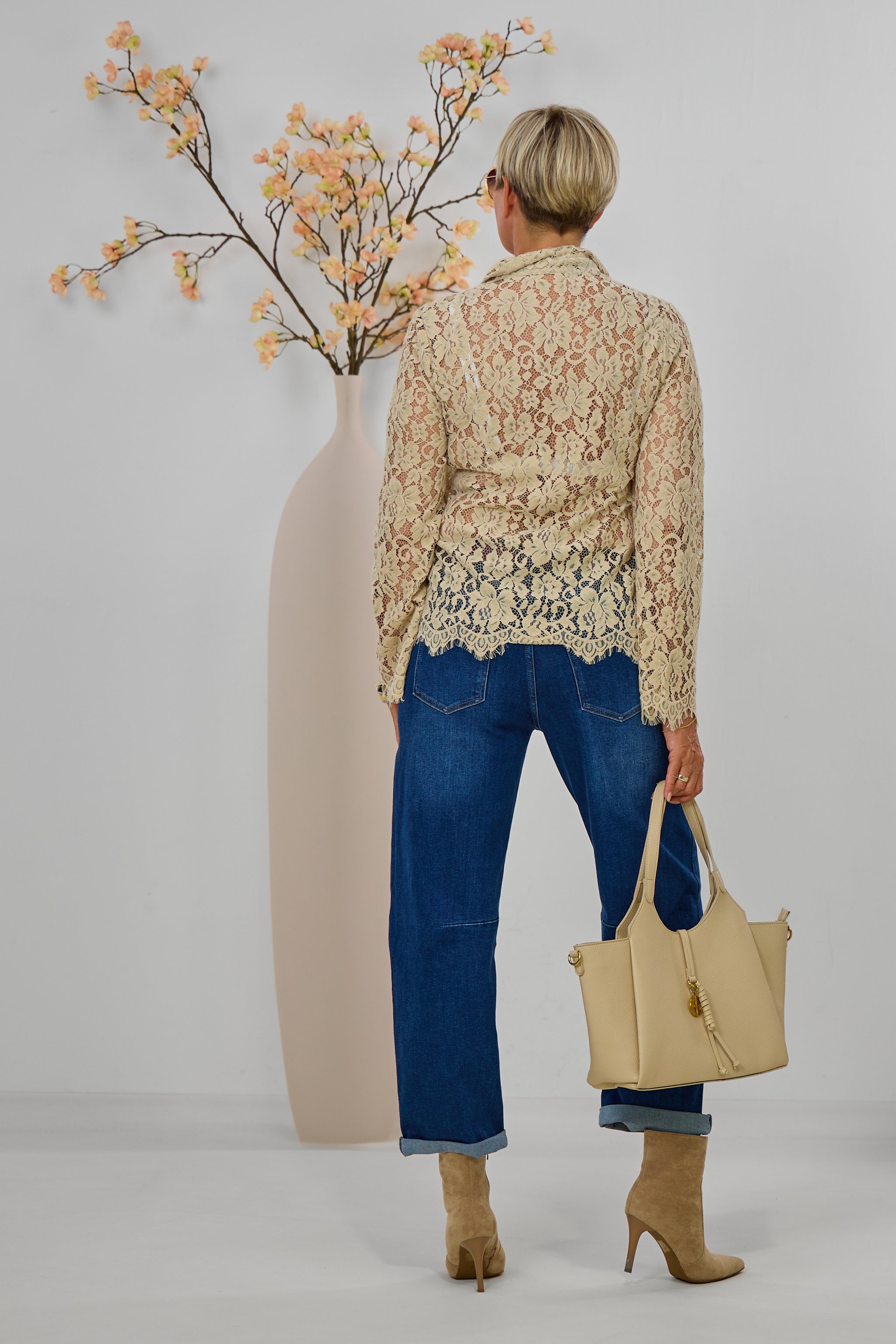 Bluse aus floraler Spitze, beige