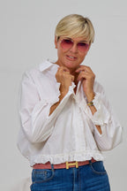 Kurze Bluse mit Rüschen, weiß