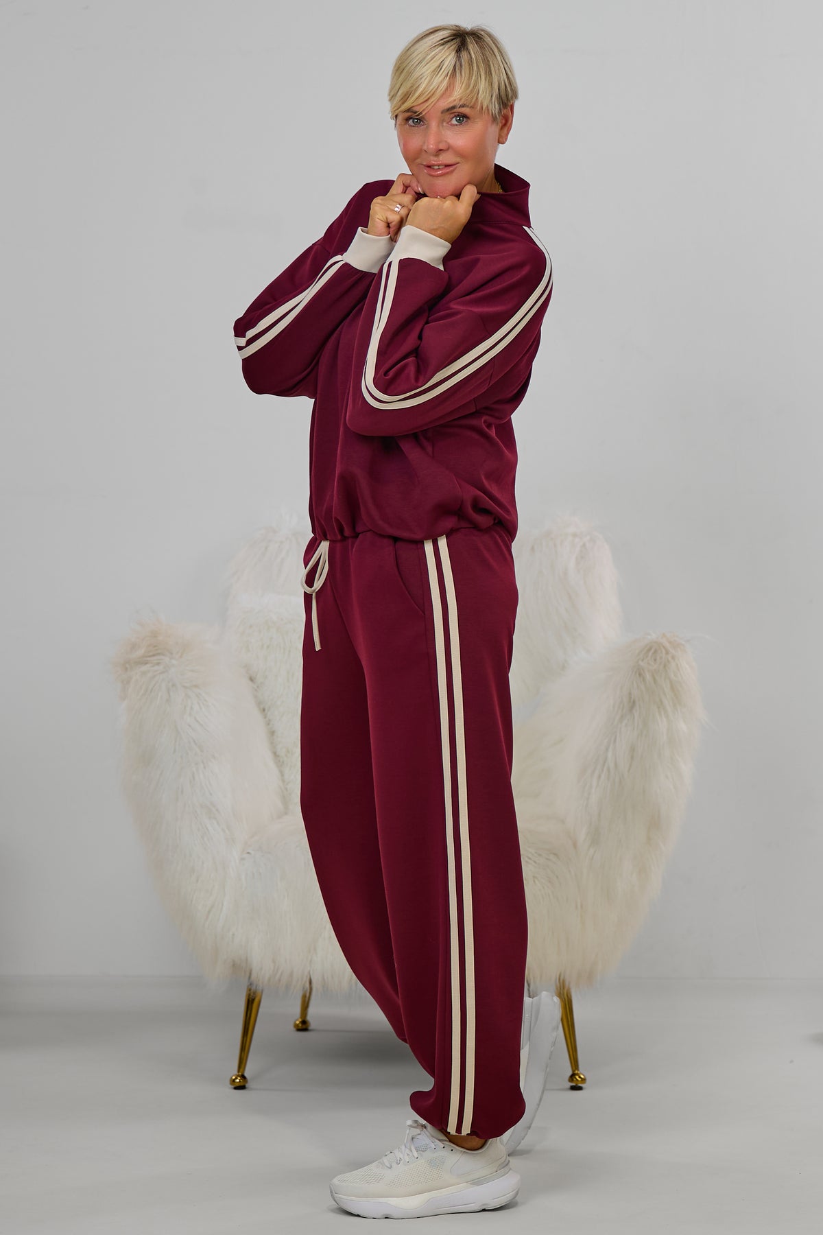Sportlicher Cozy-Anzug mit Streifen, bordeaux-beige