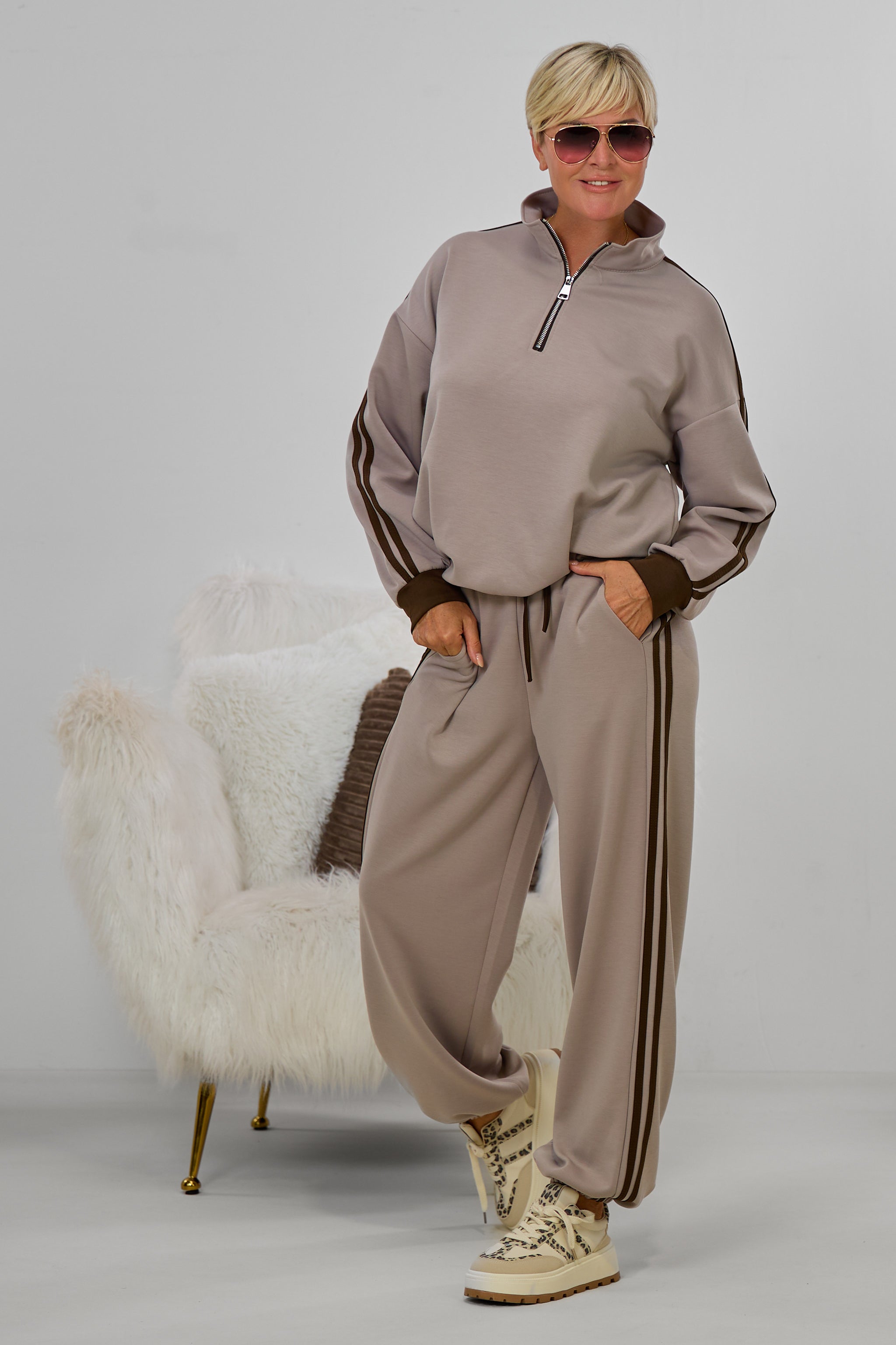 Sportlicher Cozy-Anzug mit Streifen, taupe-braun