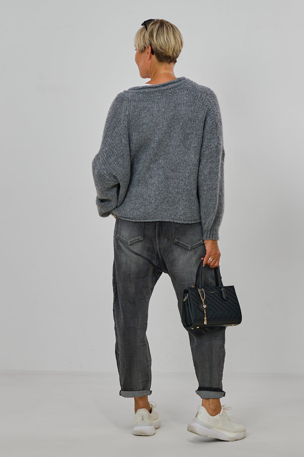 Strickjacke mit kleinem Kragen, grau-meliert