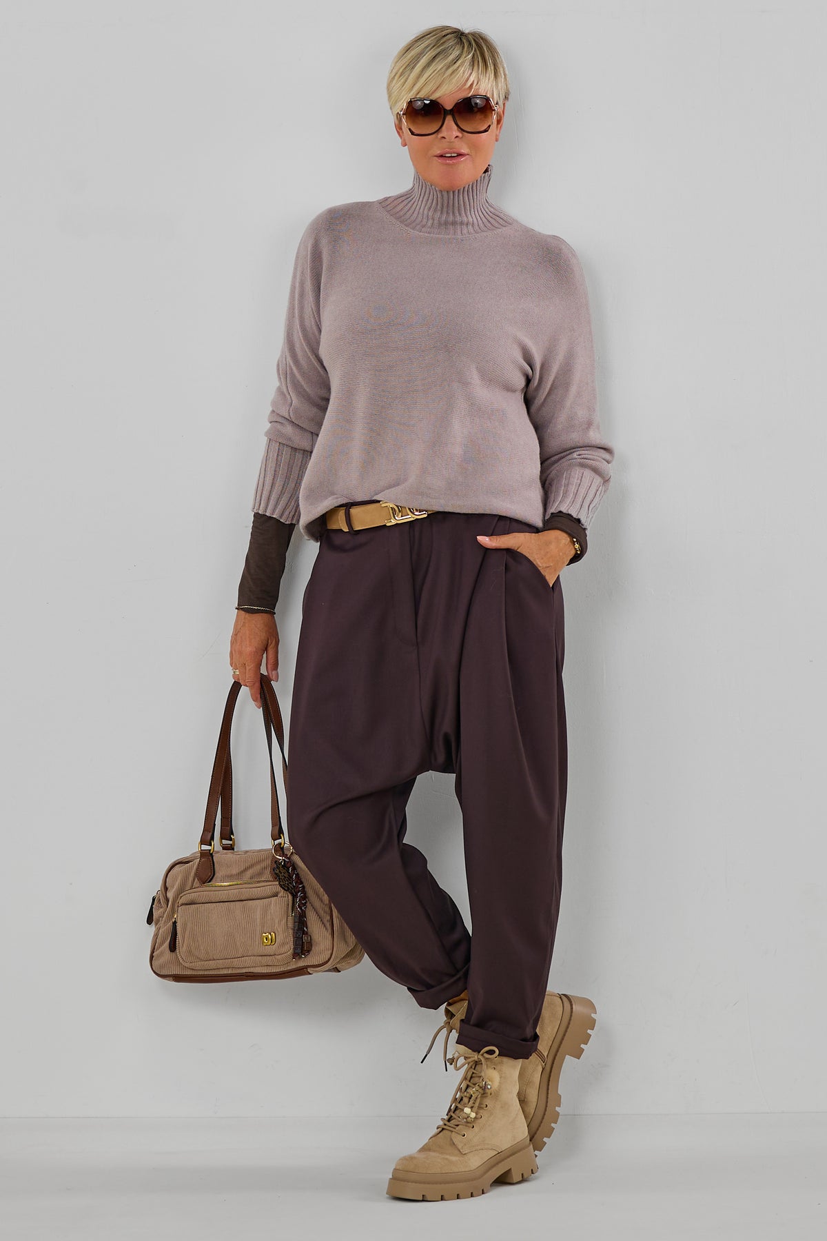Weicher Strickpulli mit Turtleneck, stein