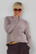 Weicher Strickpulli mit Turtleneck, stein