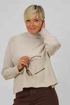 Weicher Strickpulli mit Turtleneck, beige