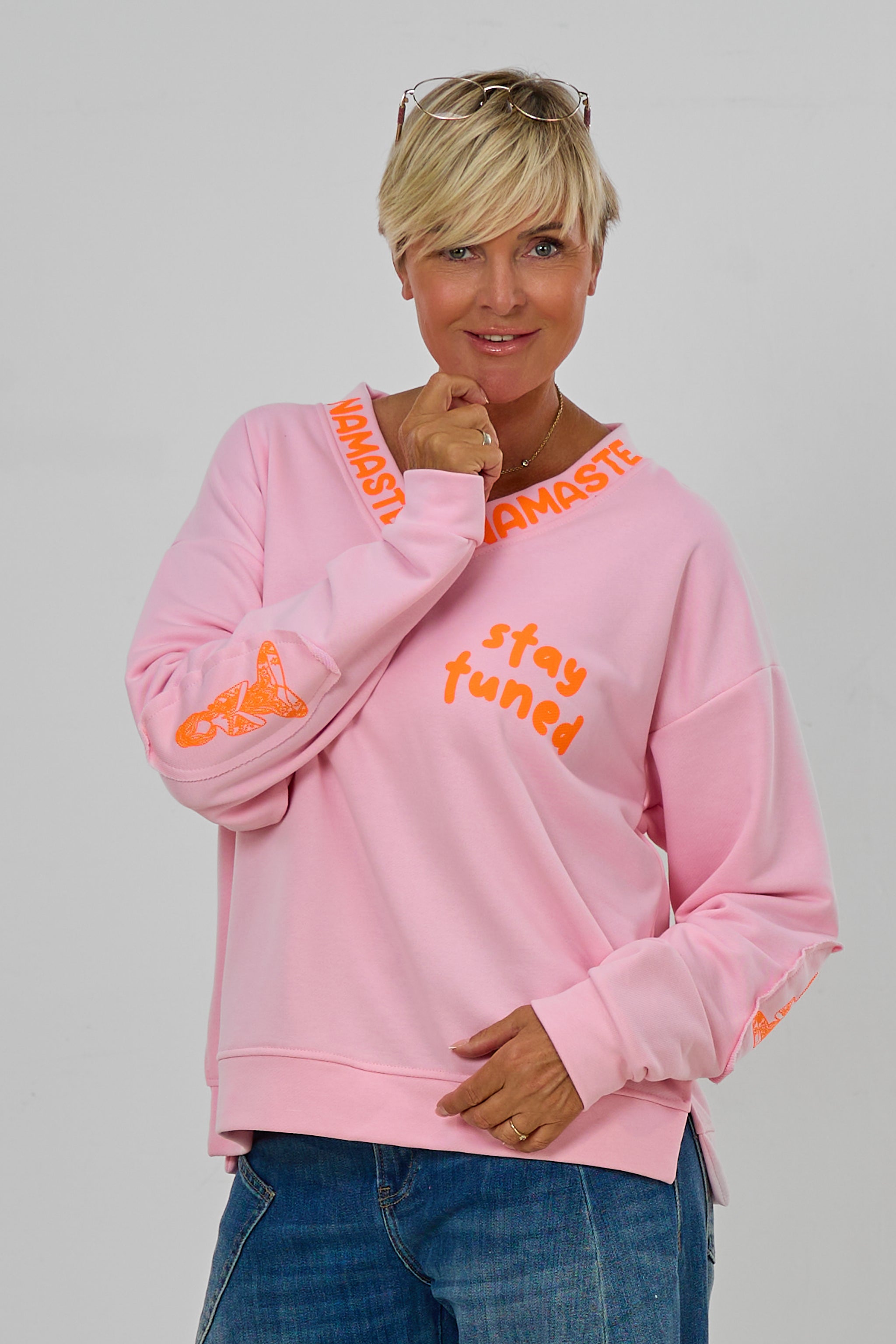 Sweaty NAMASTE by Silvia van Beekum, rosa-neonorange