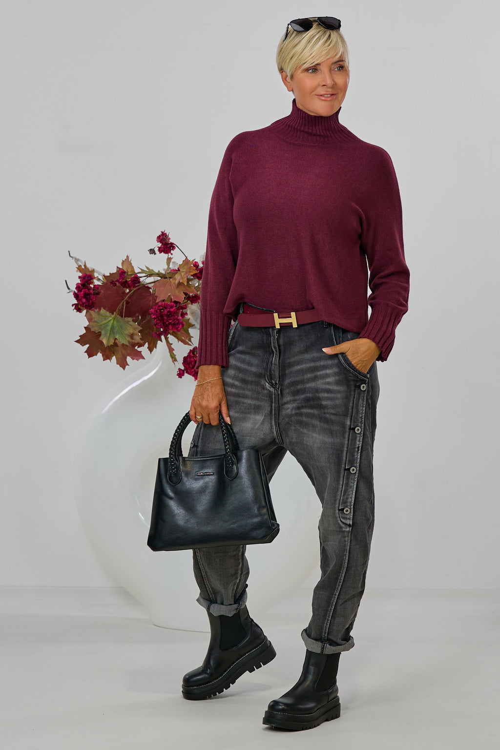 Baggy Jeans im used Look mit Zierknöpfen, dunkelgrau