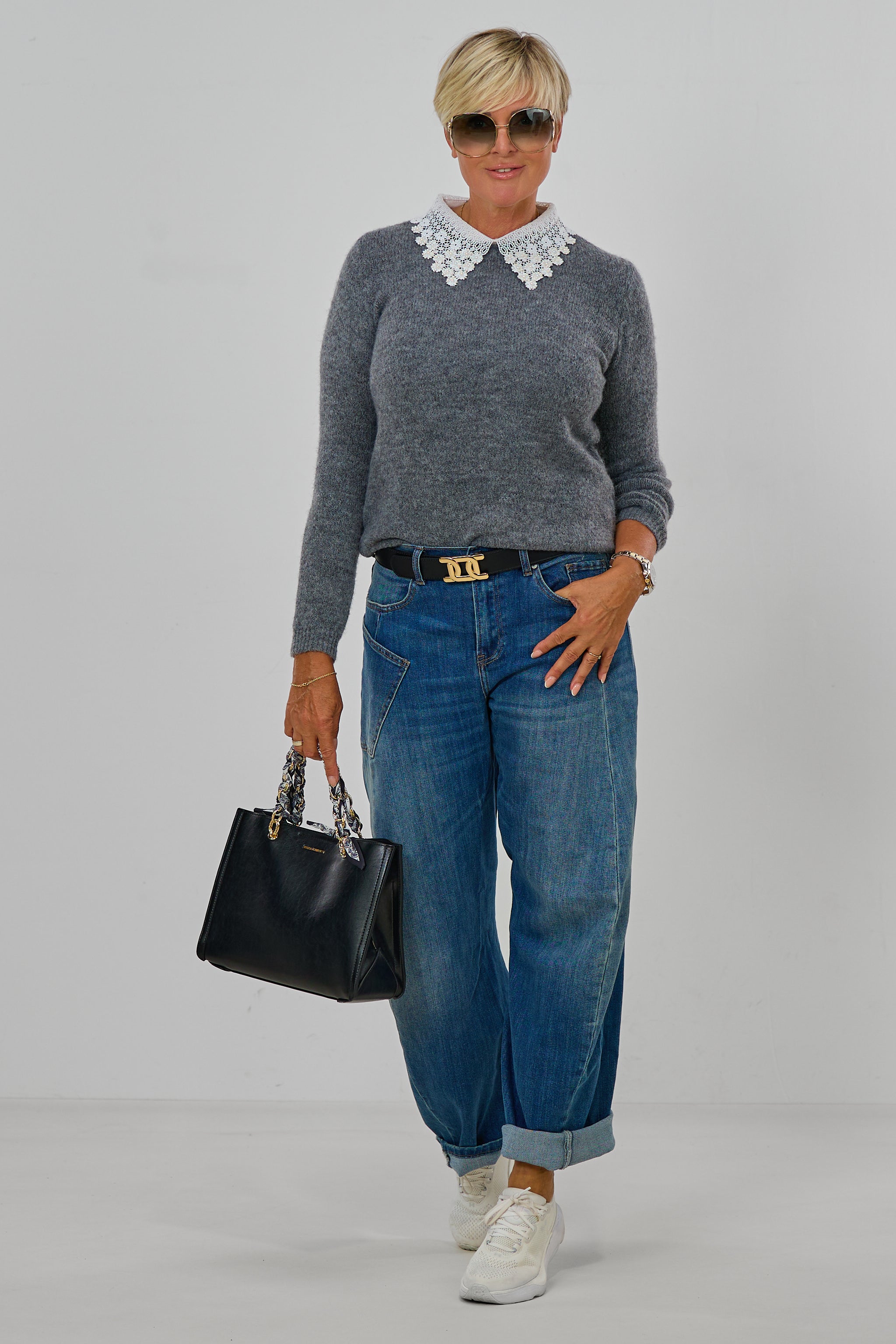 Barrel Jeans im used Look mit aufgesetzter Tasche, denim