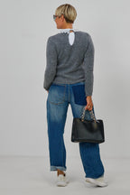Barrel Jeans im used Look mit aufgesetzter Tasche, denim