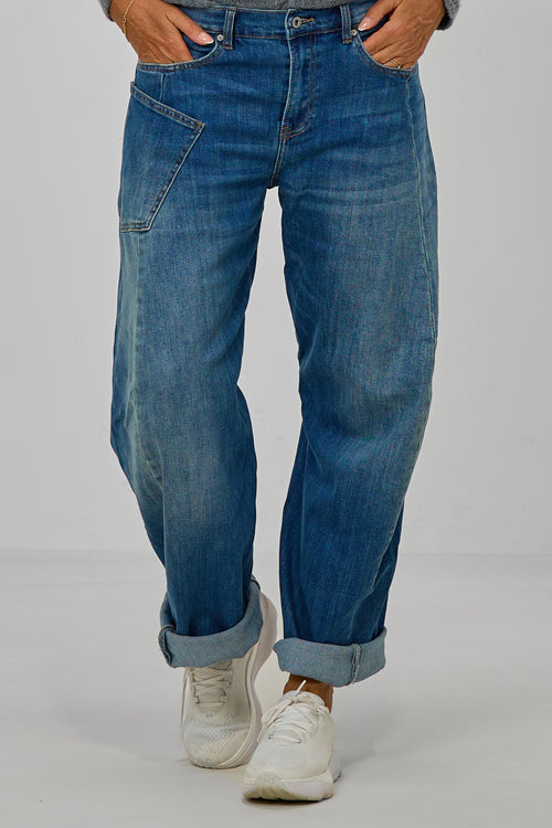 Barrel Jeans im used Look mit aufgesetzter Tasche, denim