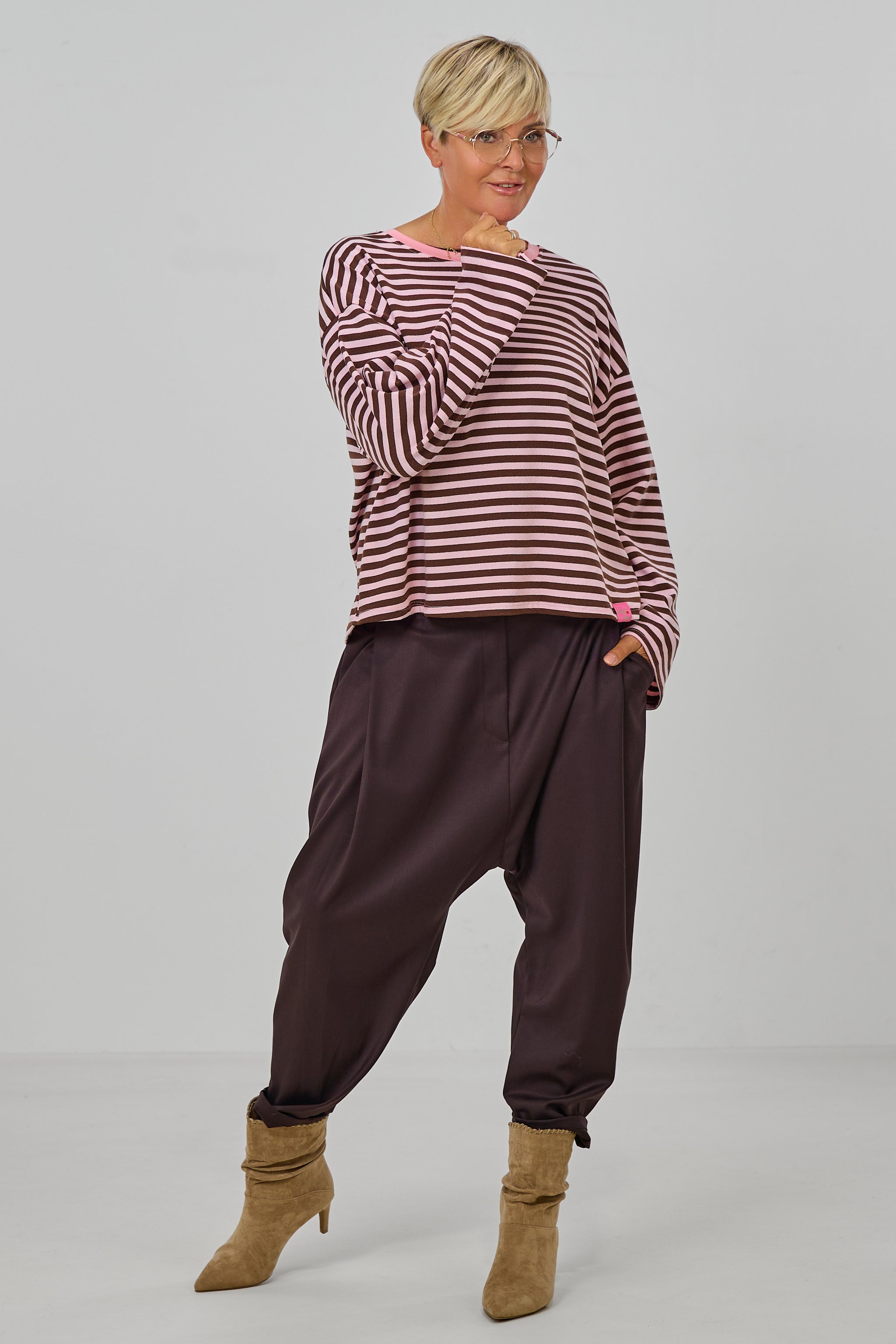Leichtes Ringel-Sweaty mit weitem Arm, rosa-braun