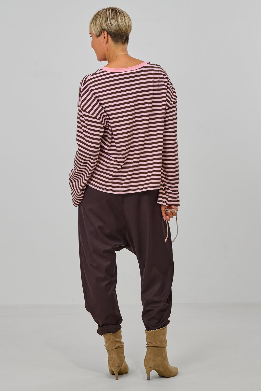 Leichtes Ringel-Sweaty mit weitem Arm, rosa-braun