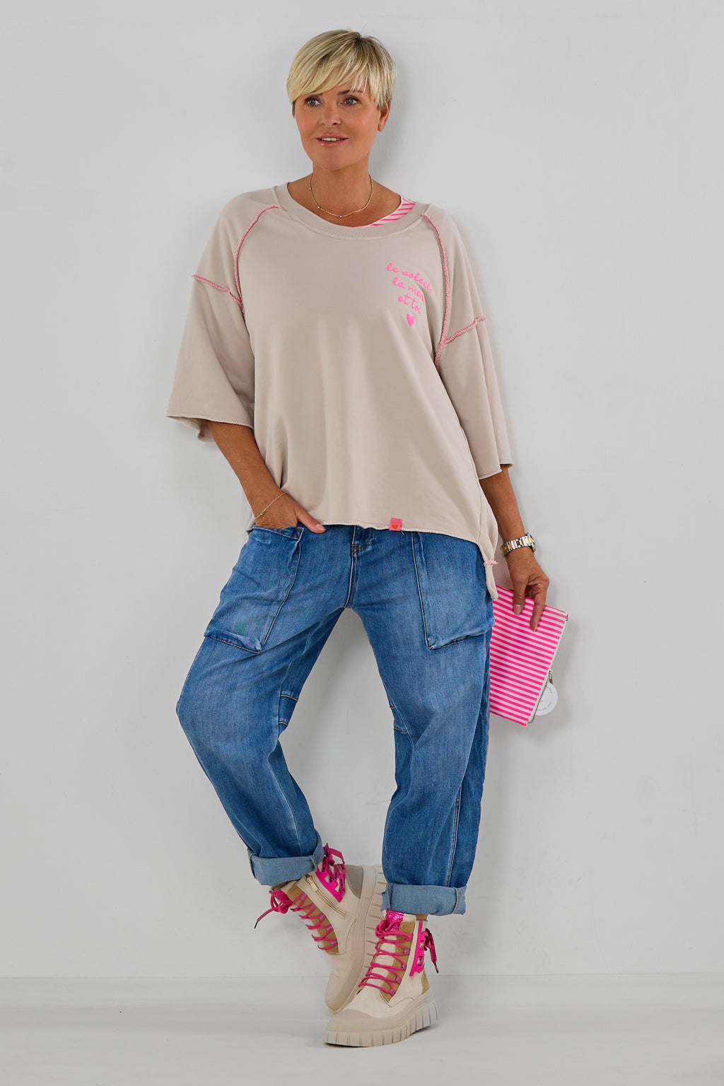 Kurzarm Sweaty mit außenliegenden Nähten, beige-neon pink