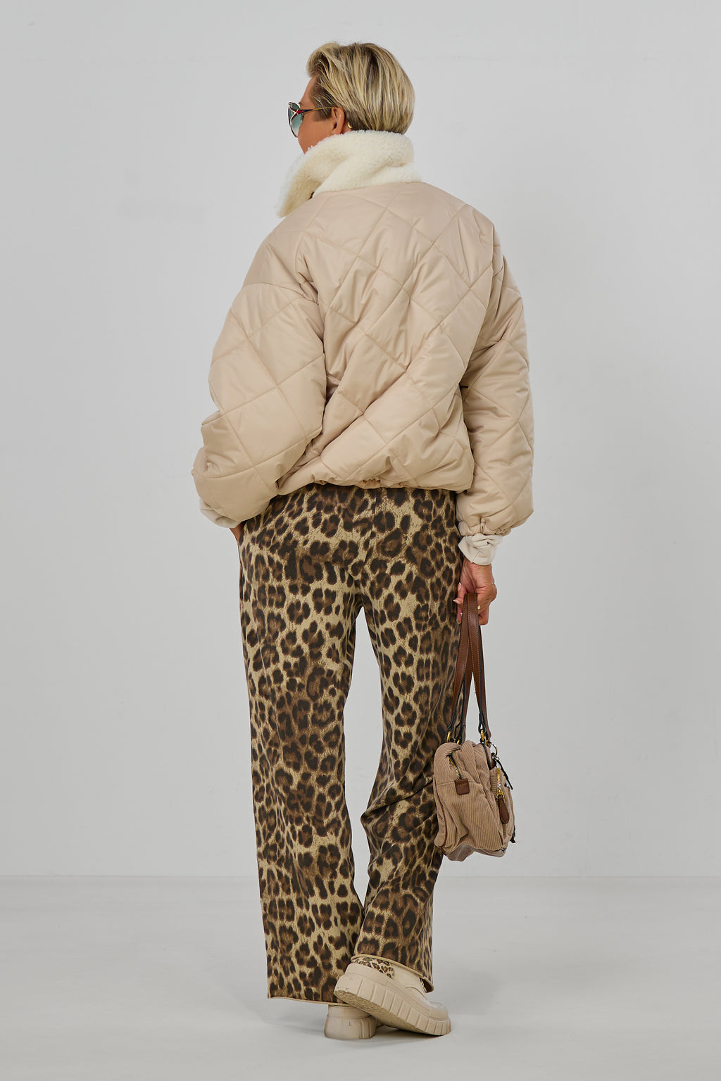 Steppjacke mit Teddyfell-Kragen, beige