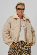 Steppjacke mit Teddyfell-Kragen, beige