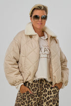 Steppjacke mit Teddyfell-Kragen, beige