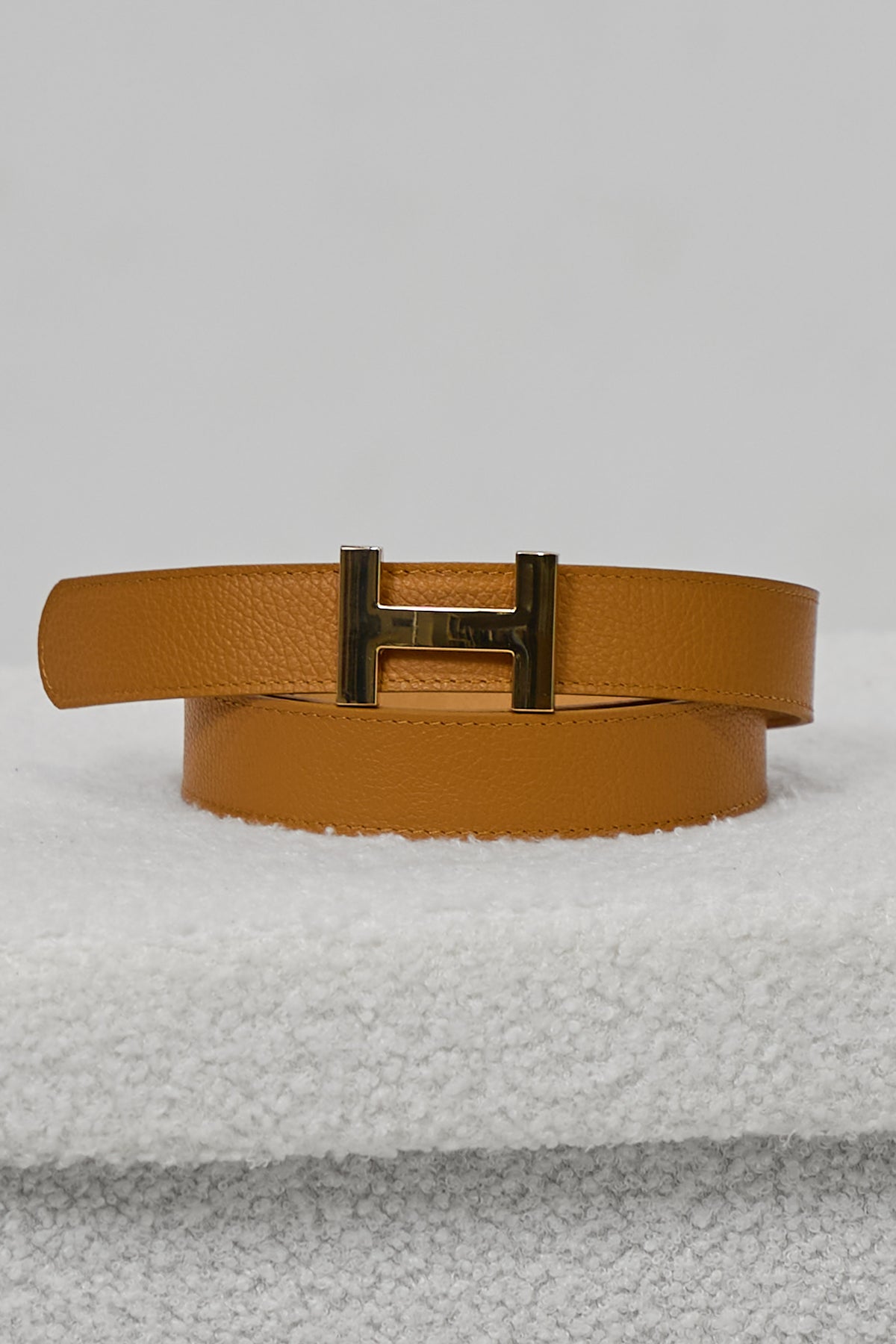 Ledergürtel mit goldener Schnalle, camel-gold