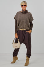 Ärmelloser Strickpulli mit Zopfmuster, braun