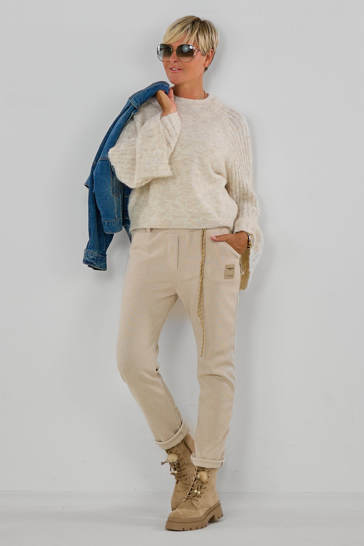 Feincord-Hose mit elastischem Bund, beige
