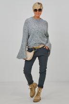 Kuscheliger Strickpulli mit Trompeterärmeln, grau