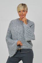Kuscheliger Strickpulli mit Trompeterärmeln, grau