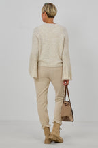 Kuscheliger Strickpulli mit Trompeterärmeln, creme meliert