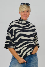Pulli mit Turtleneck und 3/4 Arm, zebra ecru-schwarz