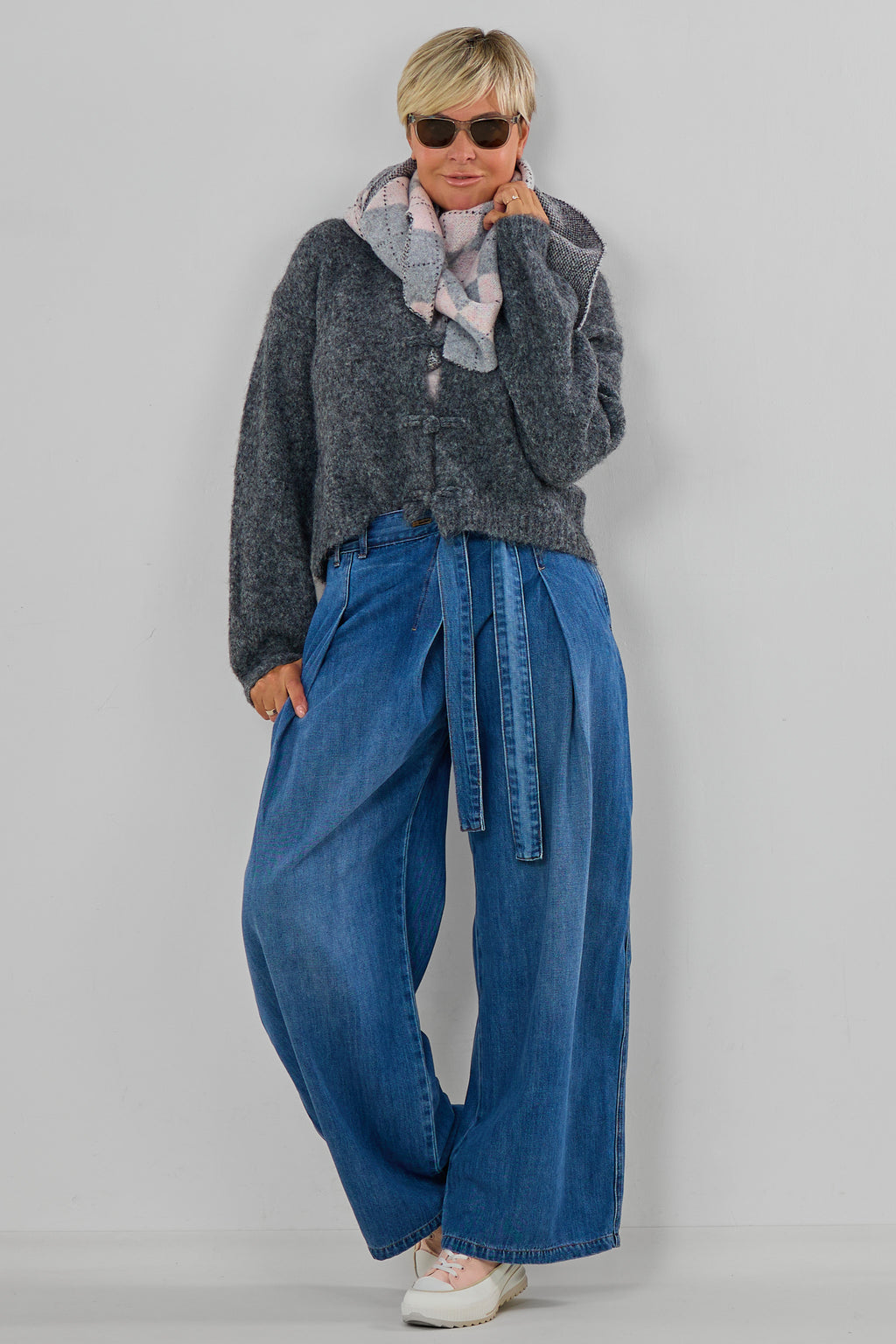 kuscheliger Cardigan mit Knebelverschlüssen, grau