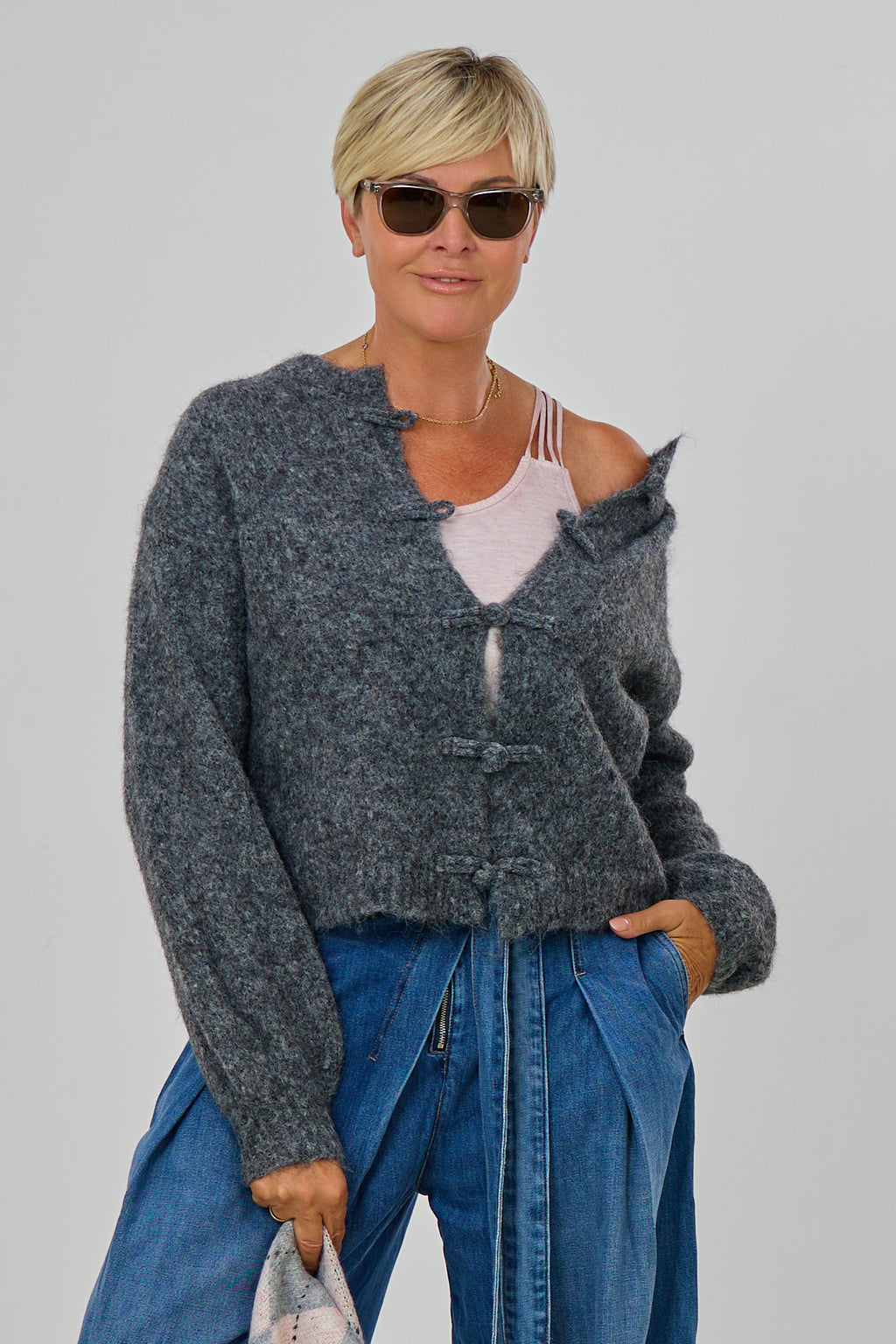 kuscheliger Cardigan mit Knebelverschlüssen, grau