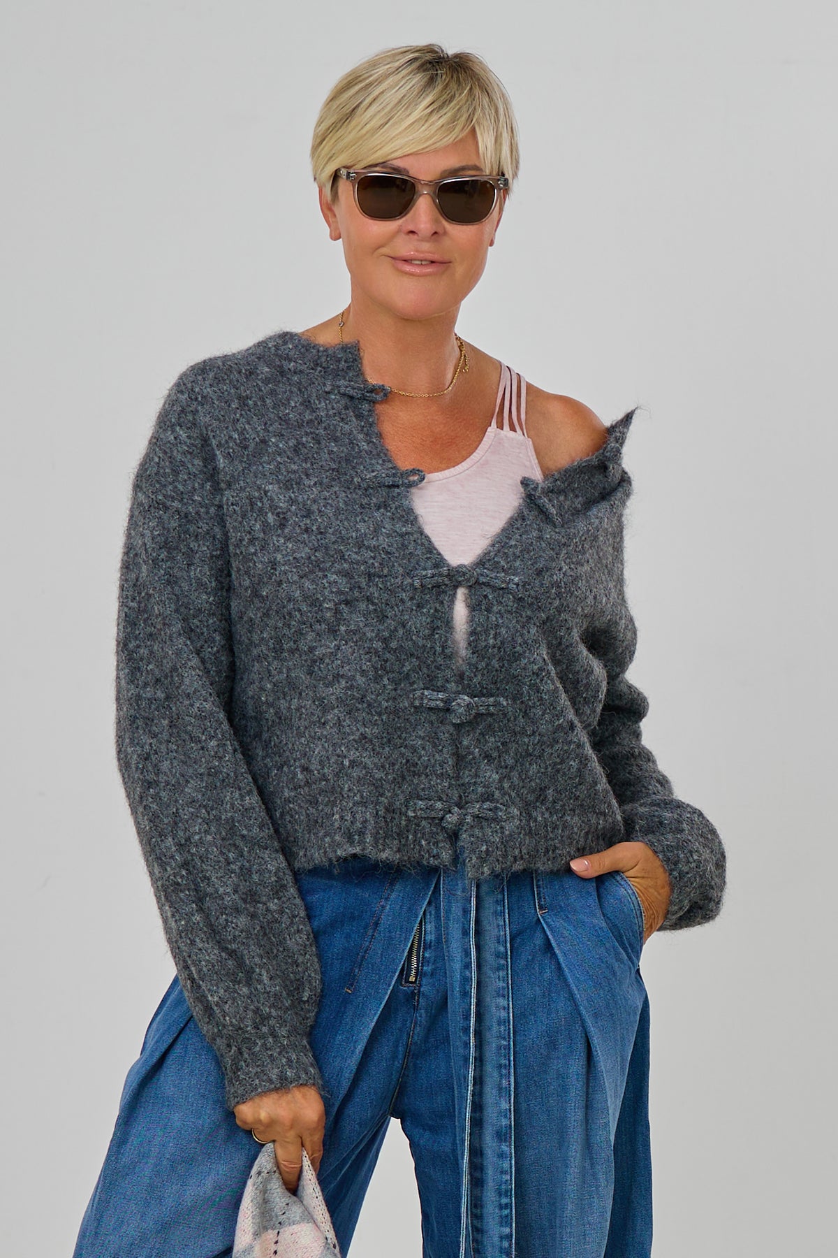 kuscheliger Cardigan mit Knebelverschlüssen, grau