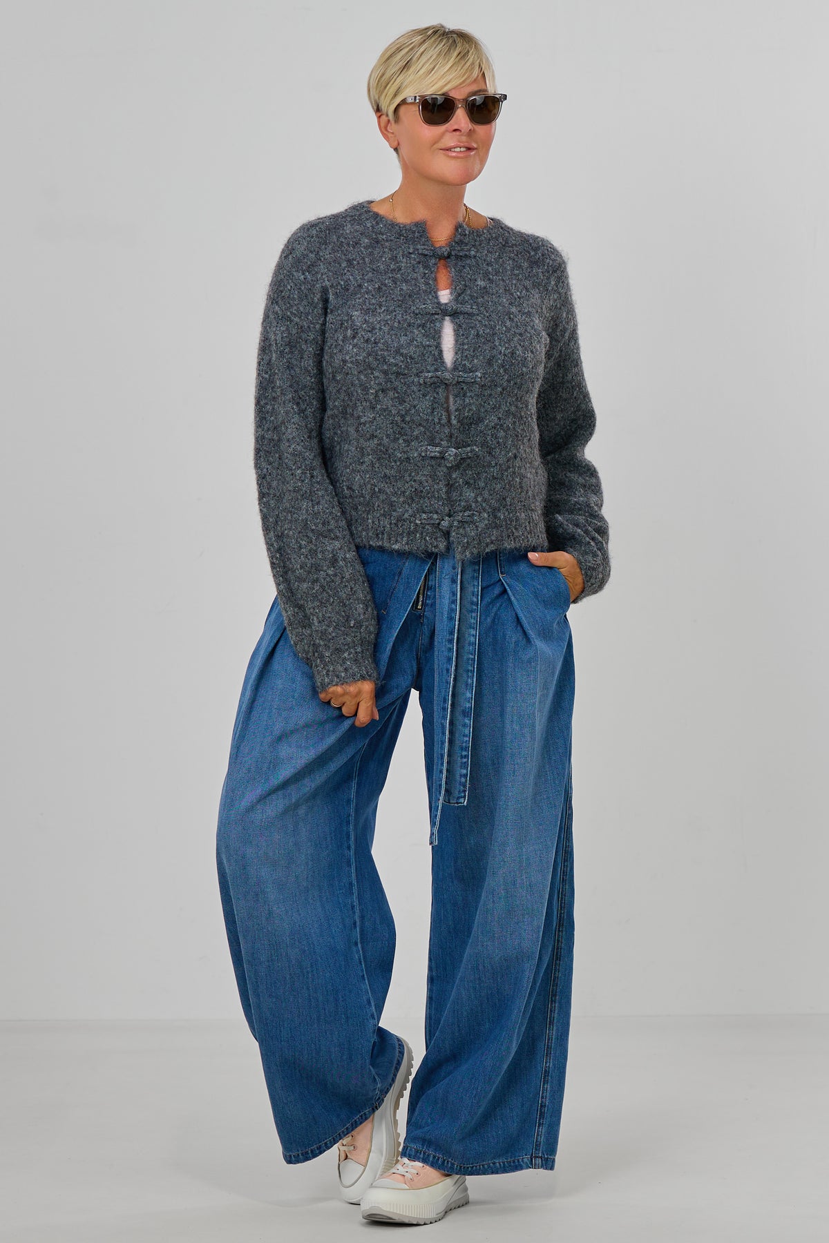 kuscheliger Cardigan mit Knebelverschlüssen, grau