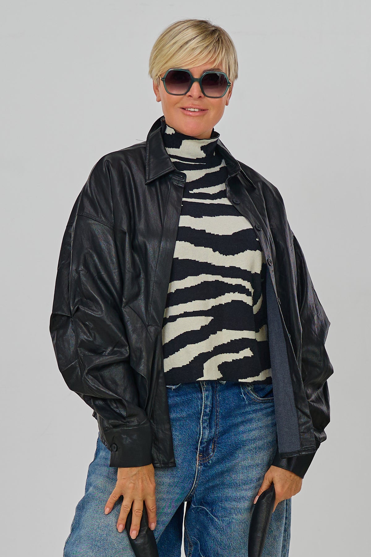 Hemdjacke in Lederoptik, schwarz
