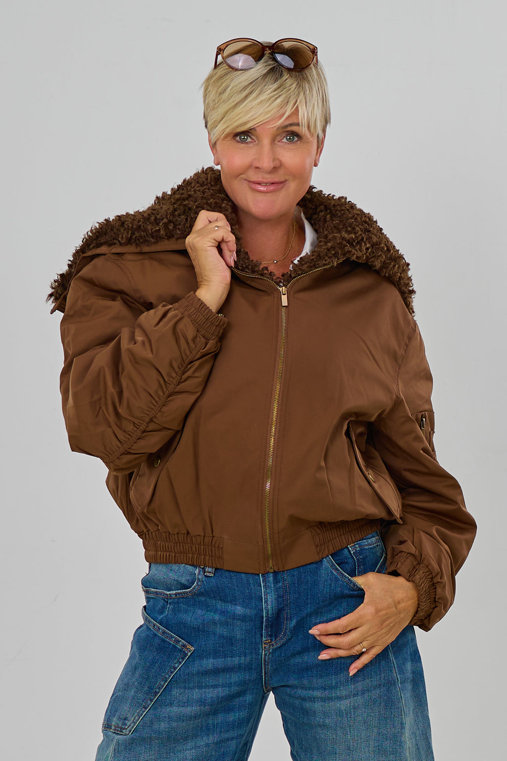 Bomberjacke mit Kapuze und abnehmbarem Teddyfell, braun