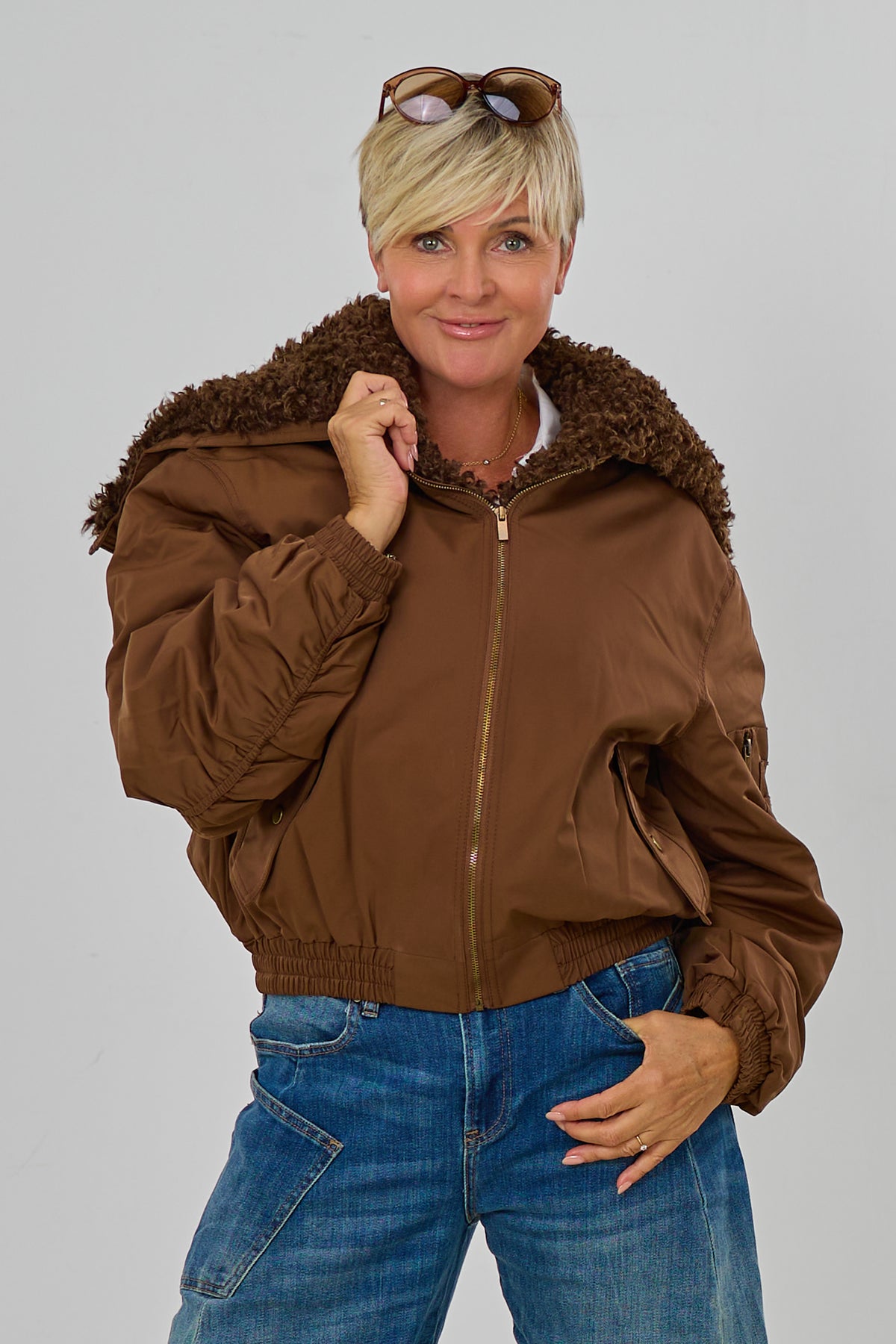 Bomberjacke mit Kapuze und abnehmbarem Teddyfell, braun