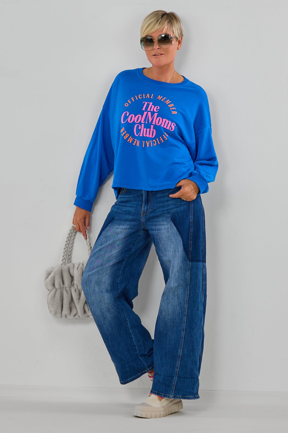Sweaty COOL MOMS, blau-neonpink/orange