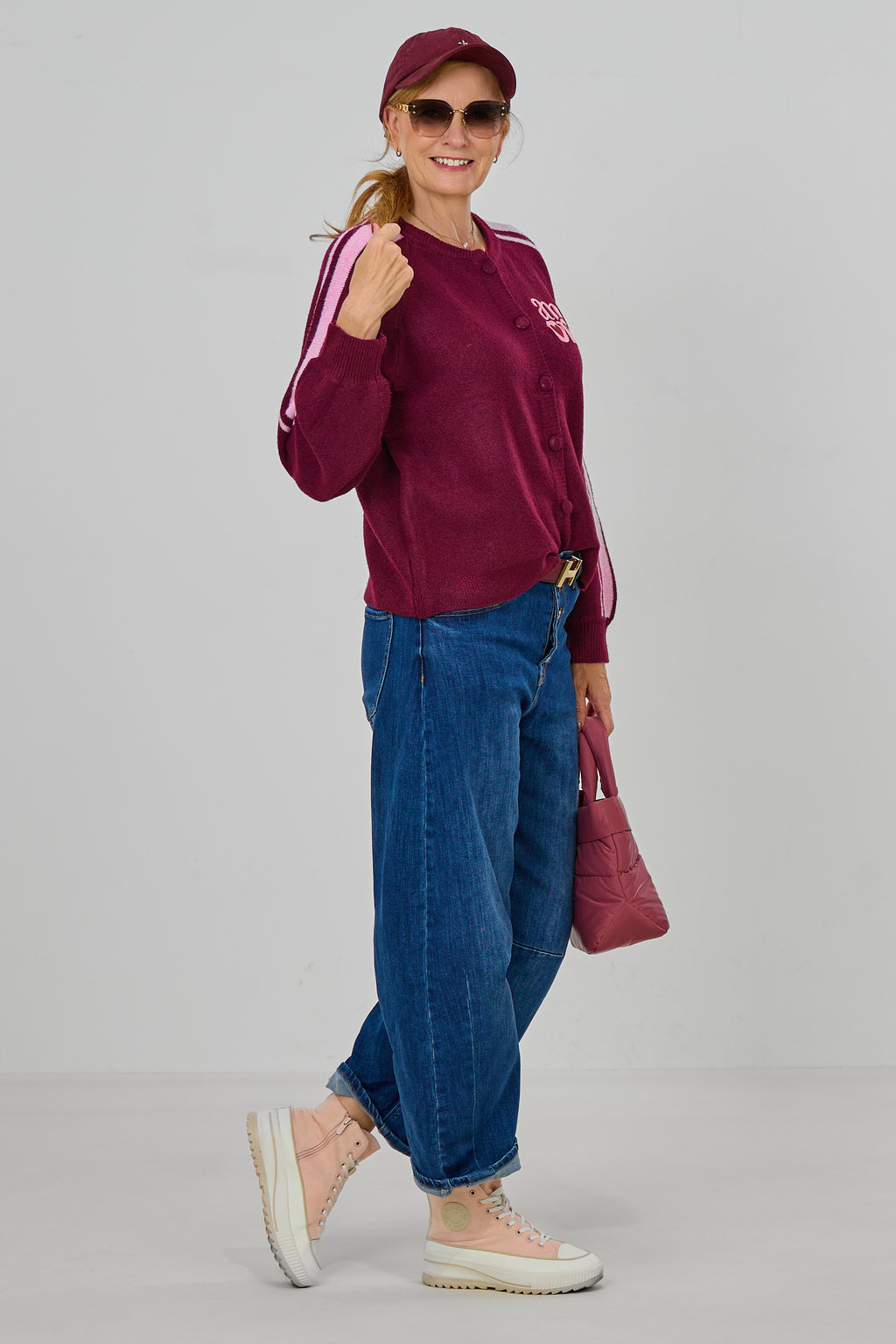 Cardigan mit "amore" Stickerei, bordeaux-rosa