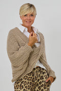 Grobgestrickter Pullover mit Fledermausärmeln, beige