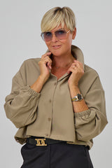 Kurze Bluse mit elastischen Bündchen, schlamm