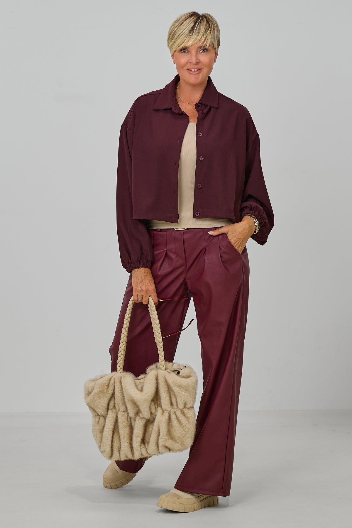 Kurze Bluse mit elastischen Bündchen, bordeaux