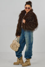 kurze Jacke mit Zottelfell, braun