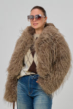 kurze Jacke mit Zottelfell, taupe