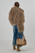kurze Jacke mit Zottelfell, taupe