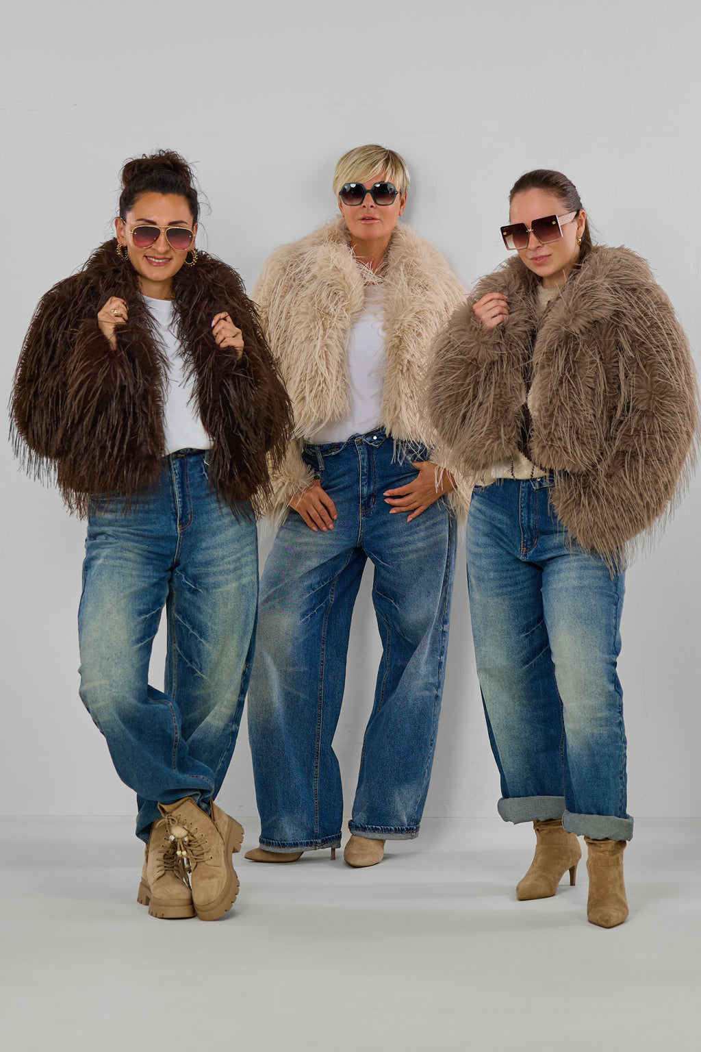 kurze Jacke mit Zottelfell, taupe