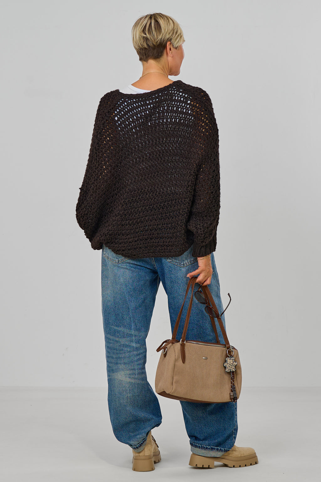 Grobgestrickter Pullover mit Fledermausärmeln, schokobraun