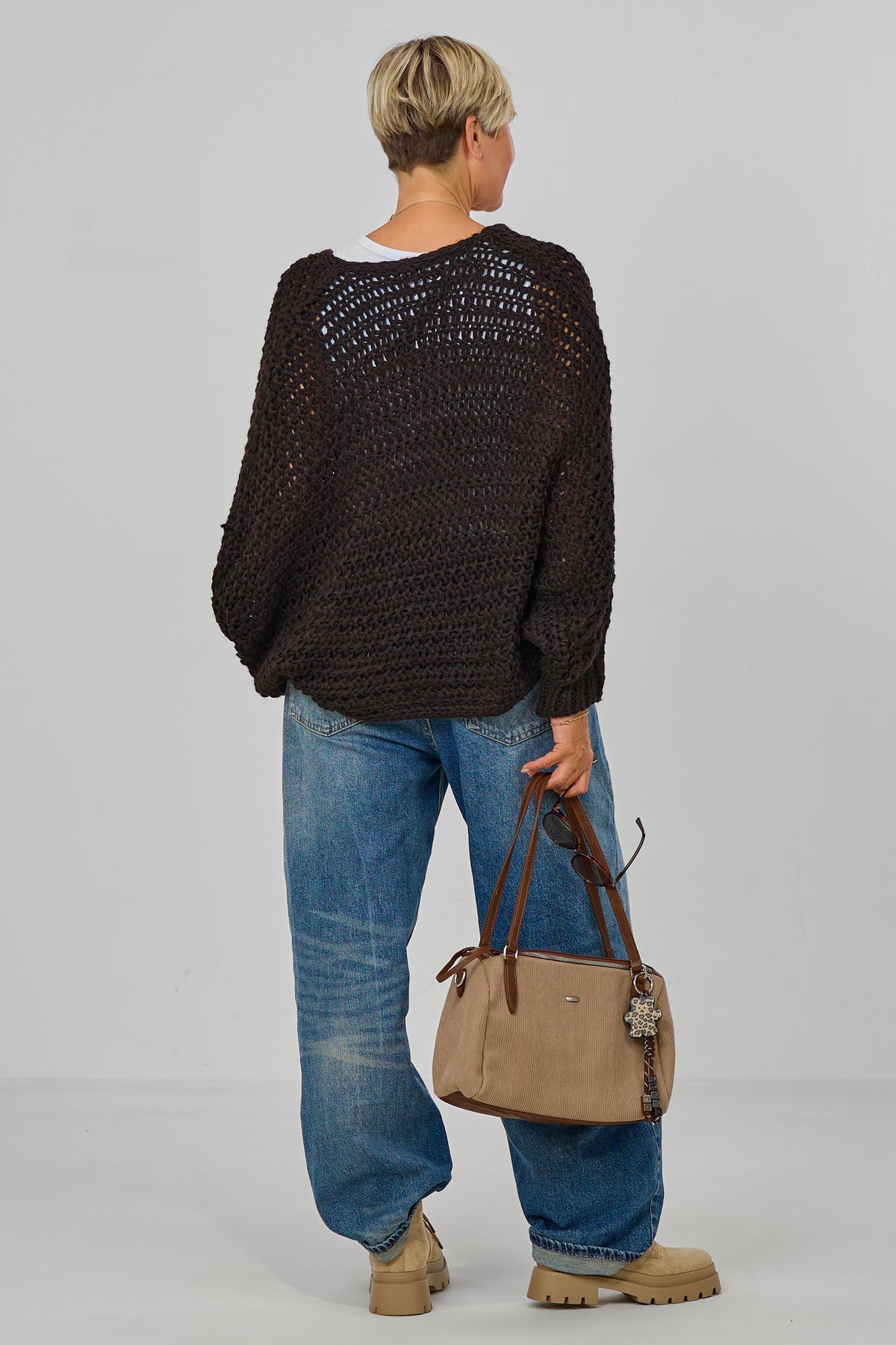 Grobgestrickter Pullover mit Fledermausärmeln, schokobraun
