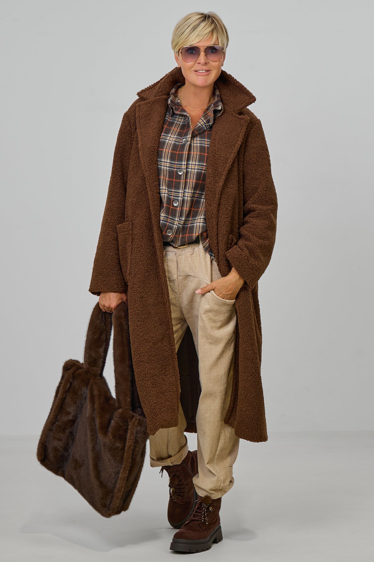 langer Teddymantel mit Revers, braun