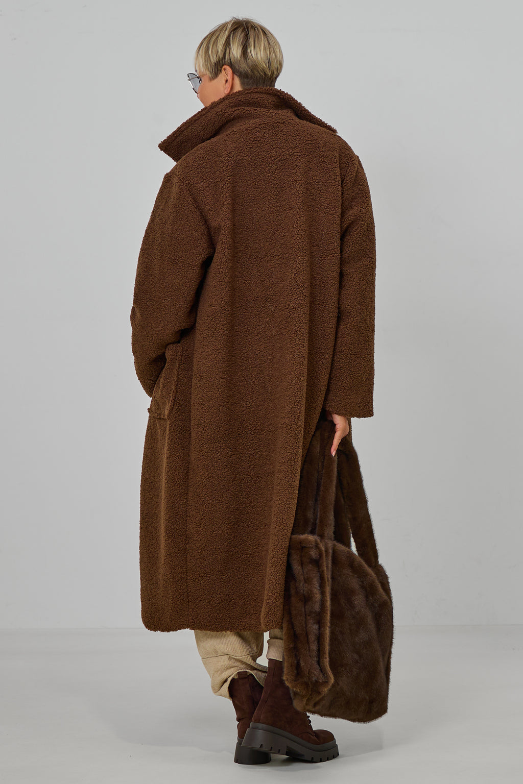 langer Teddymantel mit Revers, braun