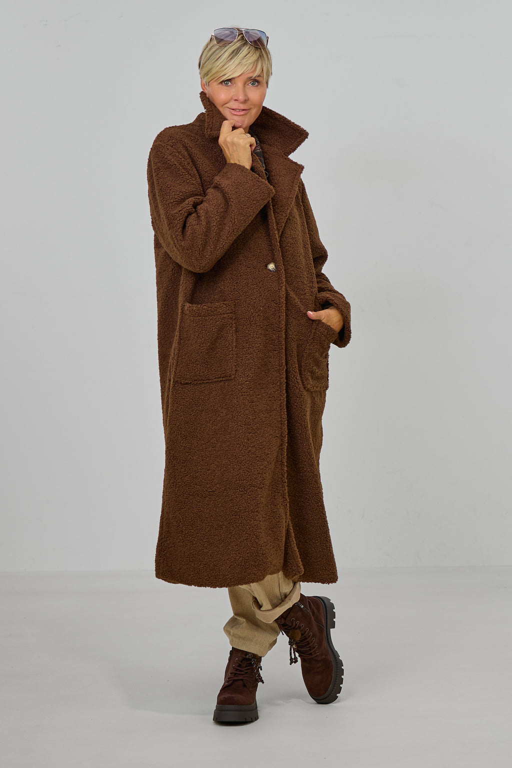 langer Teddymantel mit Revers, braun